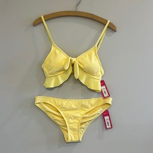 Xhilaration Ribbed Ruffle Ruffle Bikini Top & Cheeky Bottom size (MEDIUM)